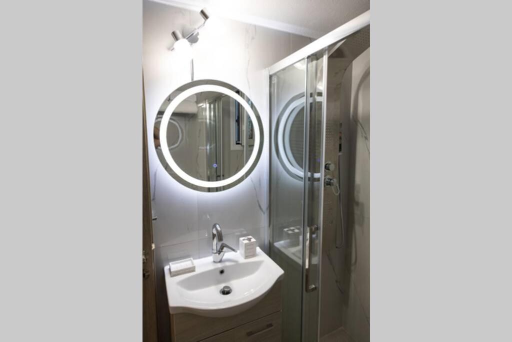 D3 Central Stylish Apartment Волос Екстериор снимка