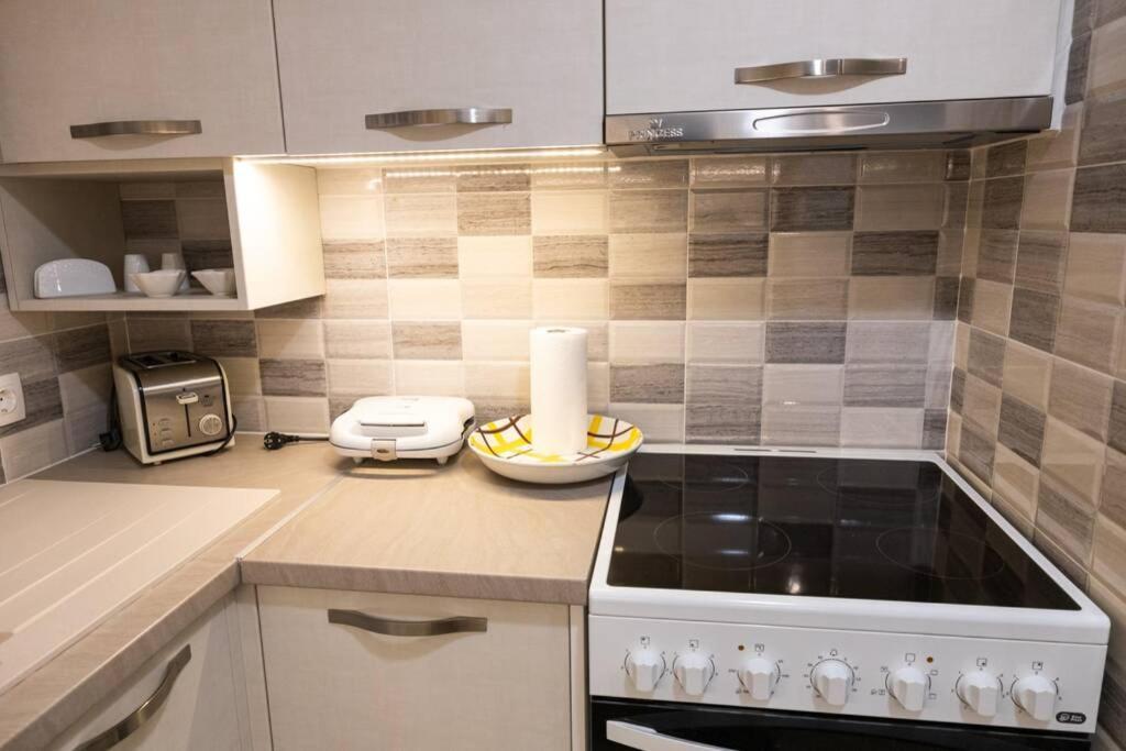 D3 Central Stylish Apartment Волос Екстериор снимка